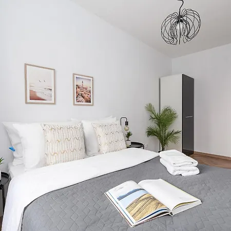 Апартаменти Lumina I 3-room With Balcony Near Zoo I Vistula *