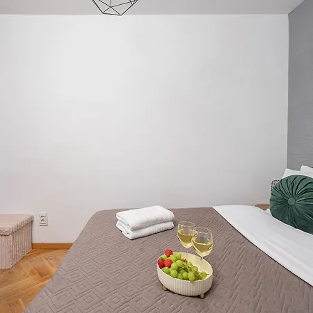 Lumina I 3-room With Balcony Near Zoo I Vistula